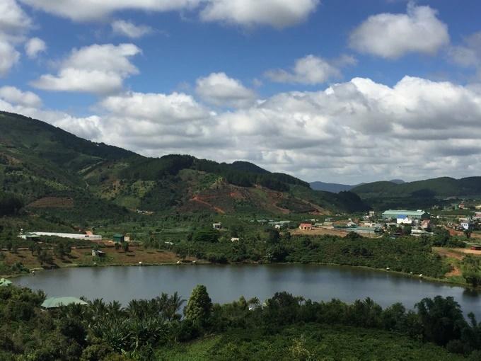 Khách Tây hoảng hồn vì cầu Vàng nhái, tượng vô hồn như dọa ma ở Đà Lạt-4