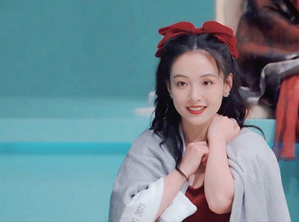 Sự thật về Ngô Thiến, đồng đội Chi Pu ở Đạp Gió 2023 bị chê giả tạo-5