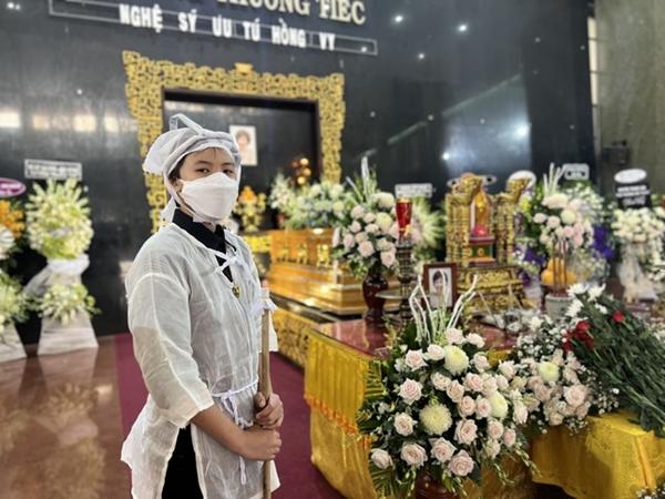 Xúc động bản nhạc Trở Về Đất Mẹ tiễn biệt NSƯT Hồng Vy-3