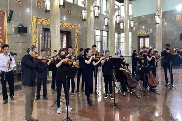 Rơi nước mắt với dòng viết của con trai 13 tuổi gửi mẹ Hồng Vy-4