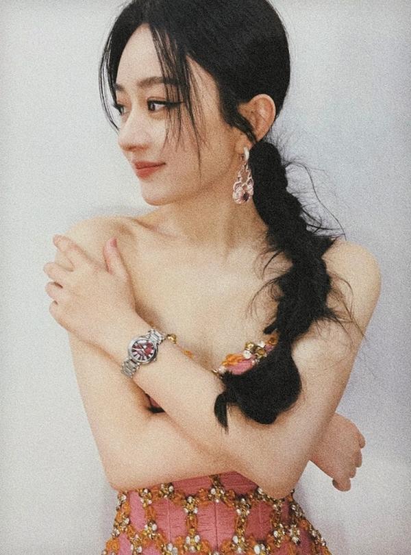 Tuổi U40 của Triệu Lệ Dĩnh: Cả sự nghiệp và nhan sắc đều thăng hoa-6