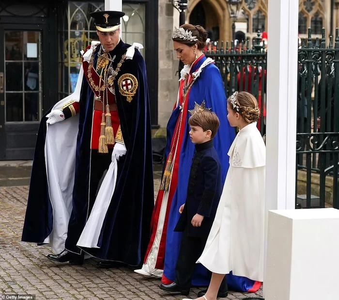 Vương phi Kate không đội vương miện trong Lễ đăng quang Vua Charles-3
