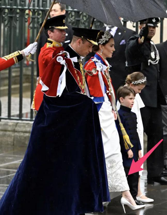 5 chi tiết nhỏ về lễ đăng quang Vua Charles không mấy người nhận ra-3