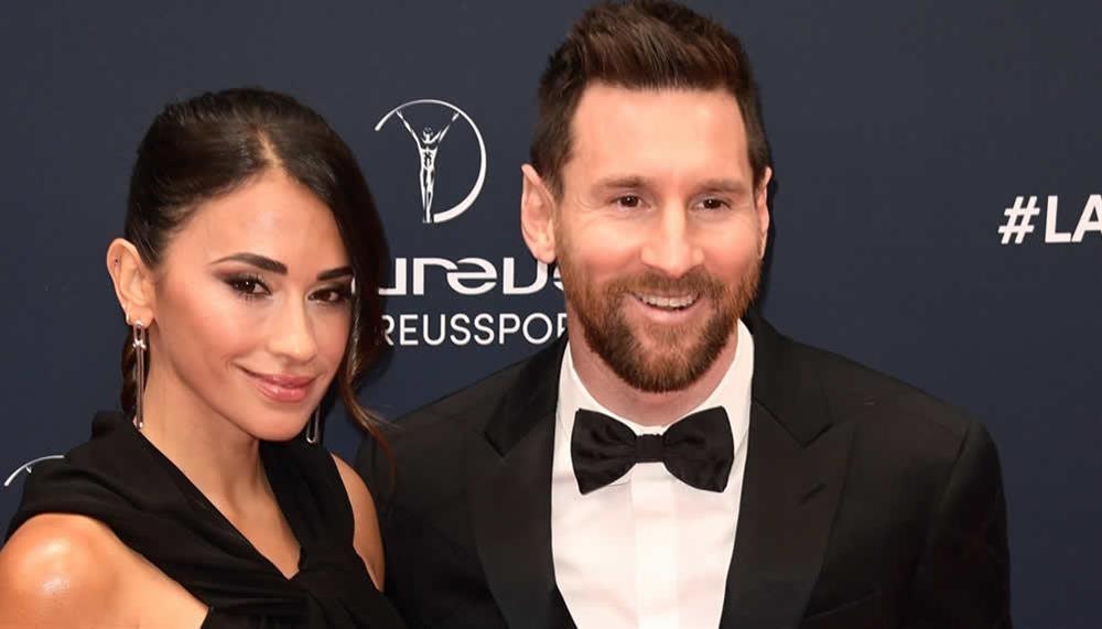 Messi nhận giải thưởng đặc biệt, PSG xóa bớt án treo giò-2