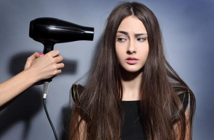 Sai lầm khi sử dụng máy sấy tóc khiến tóc hư tổn-1