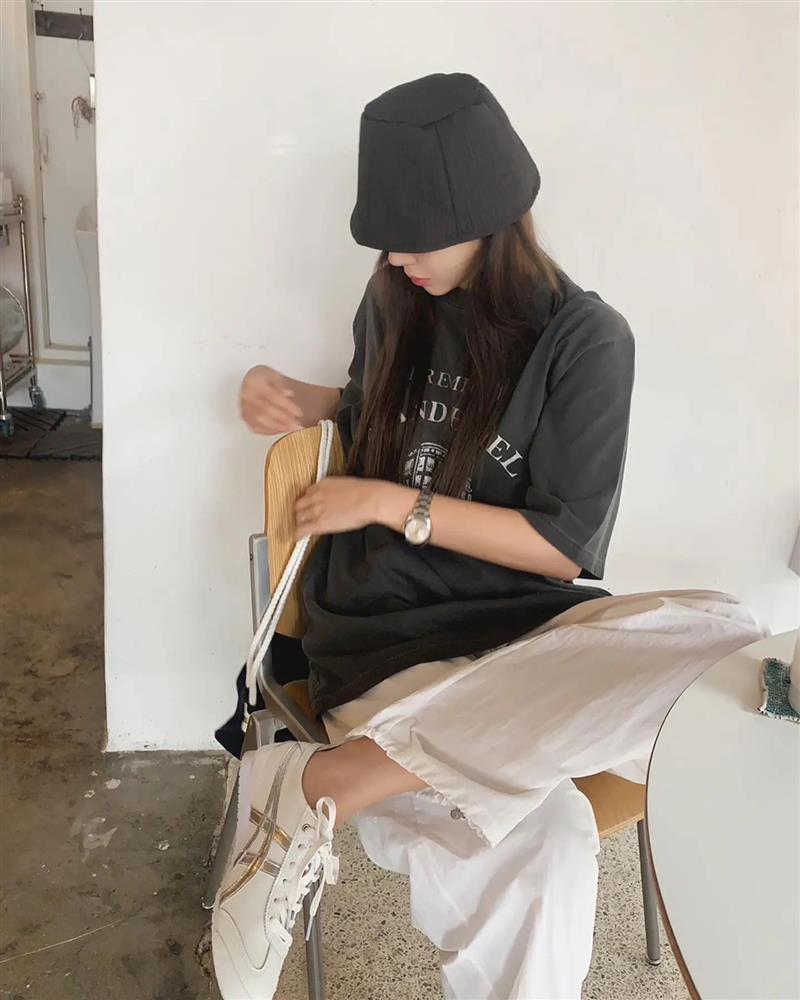 5 xu hướng áo thun thanh lịch, tinh tế hè 2023-5