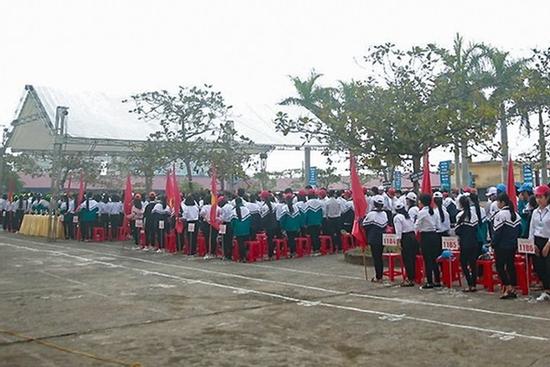 Học sinh lớp 11 bị học sinh 12 đâm tử vong trên đường đi học về