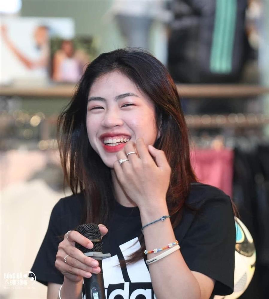 Style khoe eo của Thanh Nhã - tiền đạo hot nhất tuyển nữ Việt Nam-4