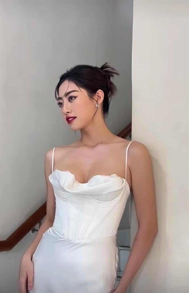 Dàn hậu đối mặt cam thường, Phương Nhi có đẹp hơn Tiểu Vy?-6