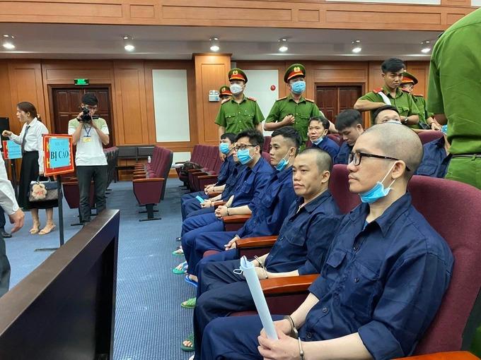 Siêu lừa Nguyễn Thái Luyện bất ngờ nhận tội-2