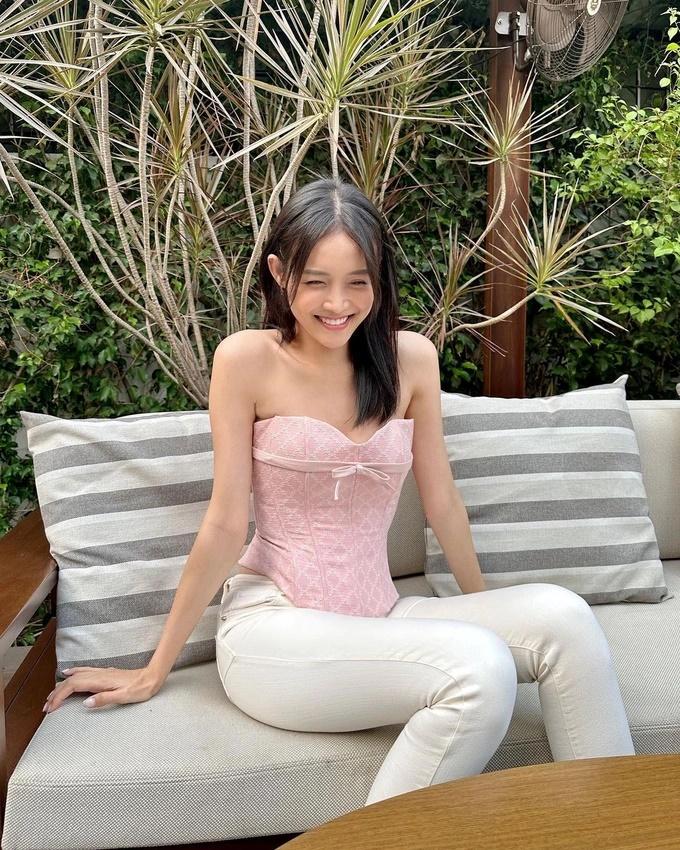 Á hậu chân dài 1,2m Trương Mỹ Nhân và chuyện hợp tan với bạn trai kém tuổi-3