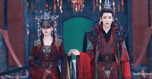 4 lần La Vân Hi - Bạch Lộc mặc hỉ phục trong Trường Nguyệt Tẫn Minh-9