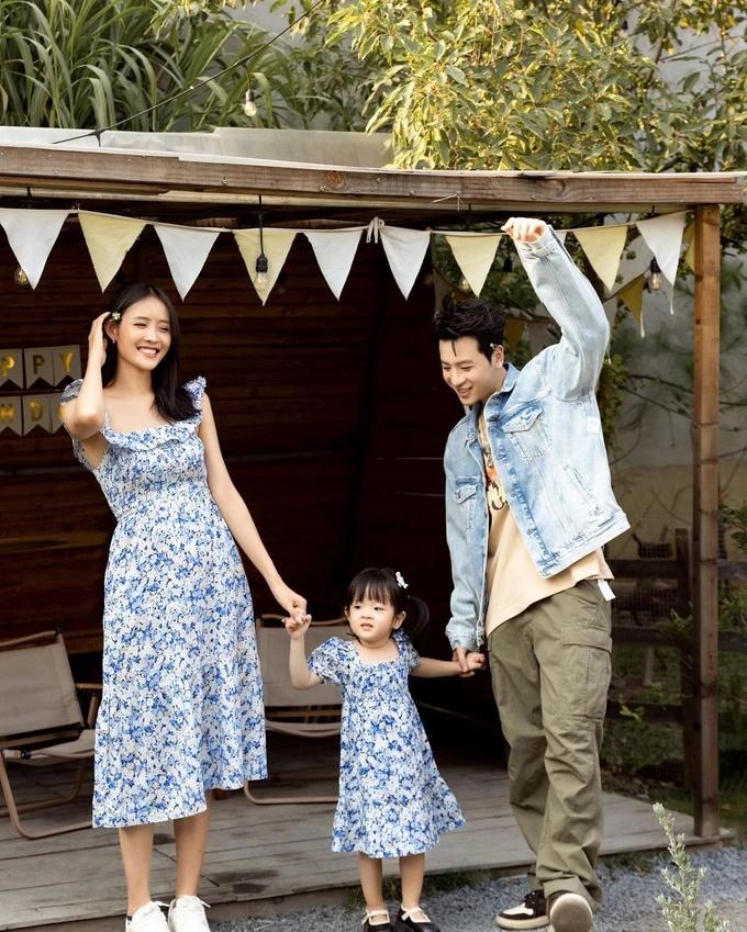 Á hậu chân dài 1,2m Trương Mỹ Nhân và chuyện hợp tan với bạn trai kém tuổi-5