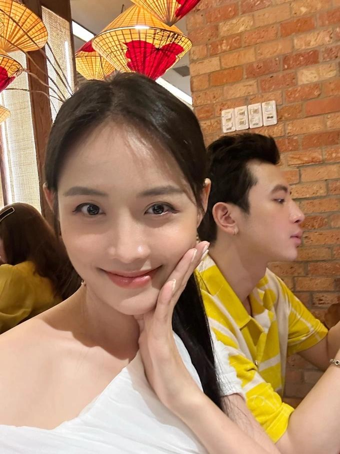 Á hậu chân dài 1,2m Trương Mỹ Nhân và chuyện hợp tan với bạn trai kém tuổi-8