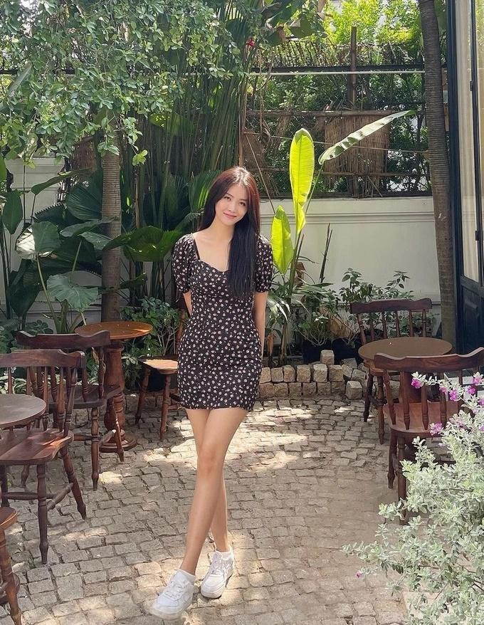 Á hậu chân dài 1,2m Trương Mỹ Nhân và chuyện hợp tan với bạn trai kém tuổi-9