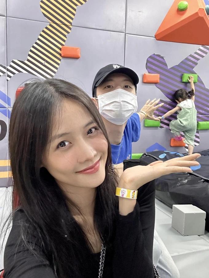 Á hậu chân dài 1,2m Trương Mỹ Nhân và chuyện hợp tan với bạn trai kém tuổi-12