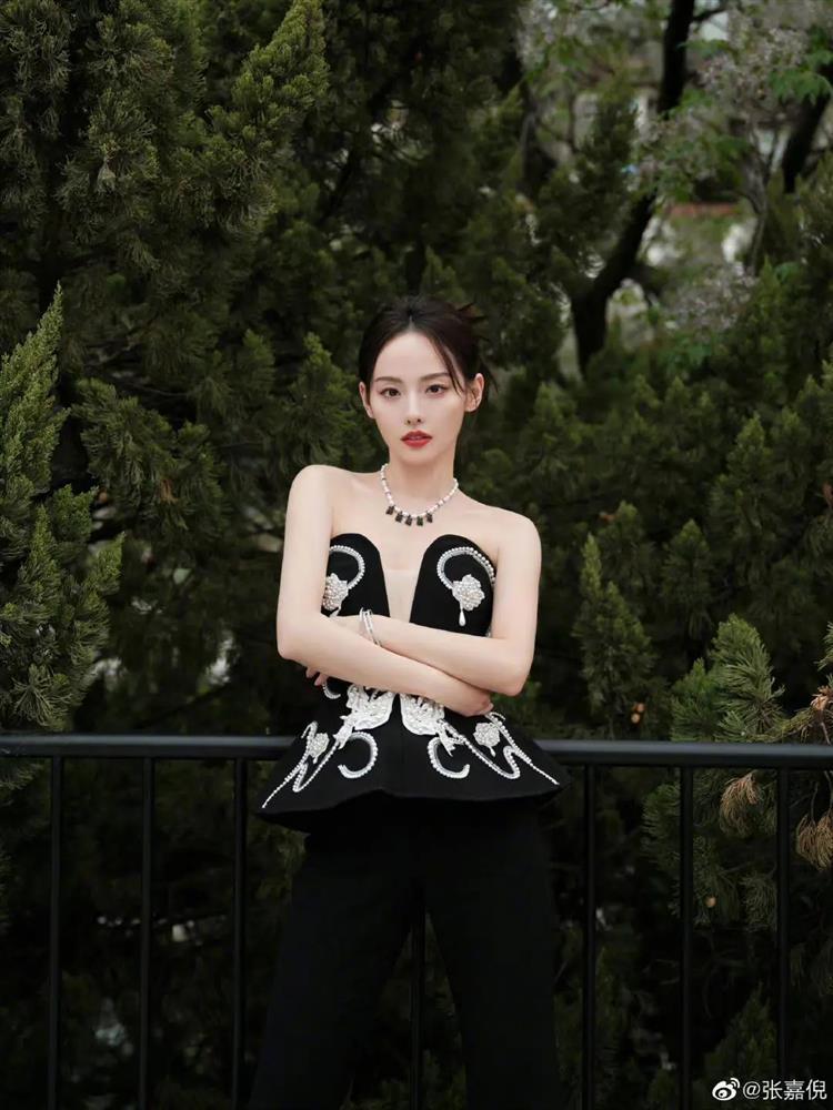 Gu thời trang của 3 chị đẹp cùng team Chi Pu-4