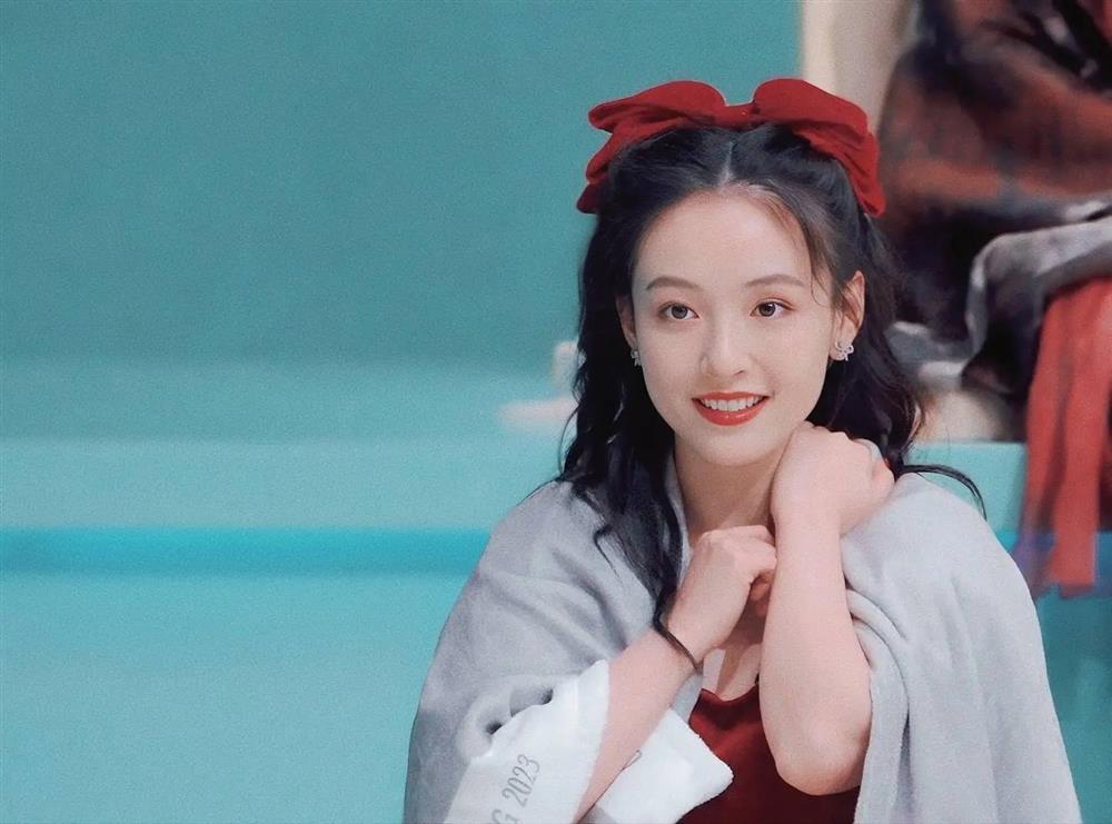 Gu thời trang của 3 chị đẹp cùng team Chi Pu-6