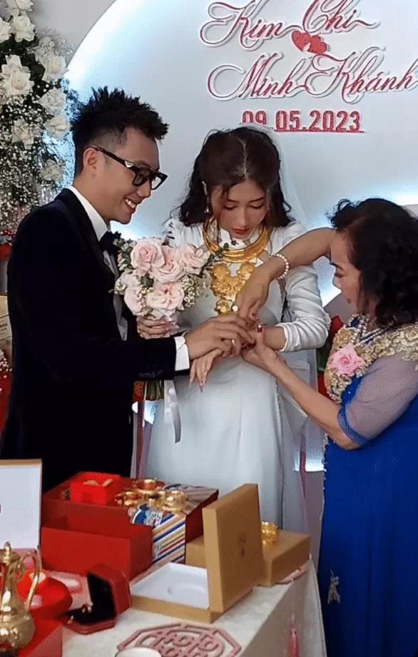 Cô dâu Bến Tre được mẹ chồng trao 18 cây vàng, hẹn 3 năm nữa mới tổ chức lễ cưới-1