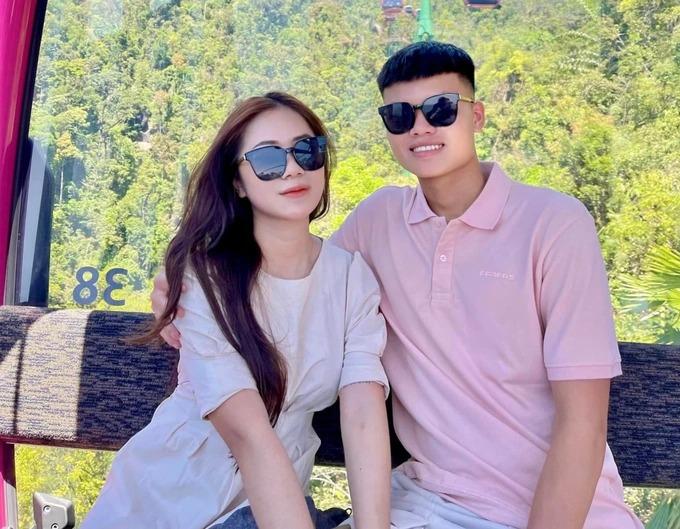 Cầu thủ Việt ghi 2 bàn vào lưới U22 Malaysia thích mặc áo đôi với bạn gái-7