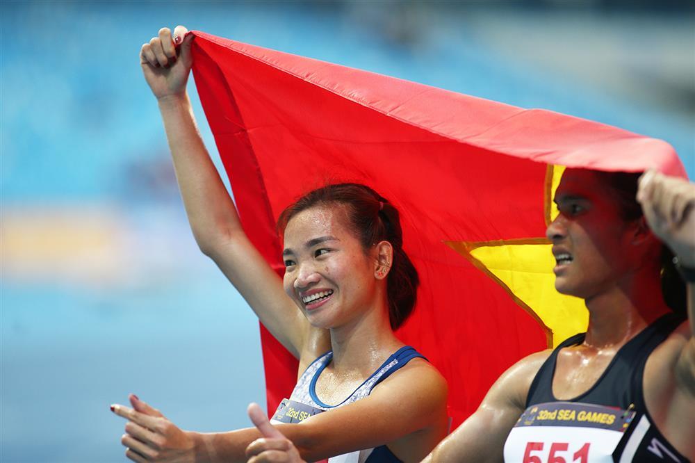 Nguyễn Thị Oanh: ‘Siêu nhân’ trên đường chạy nhận lương 7 triệu đồng-7