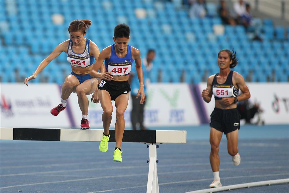 Nguyễn Thị Oanh: ‘Siêu nhân’ trên đường chạy nhận lương 7 triệu đồng-3