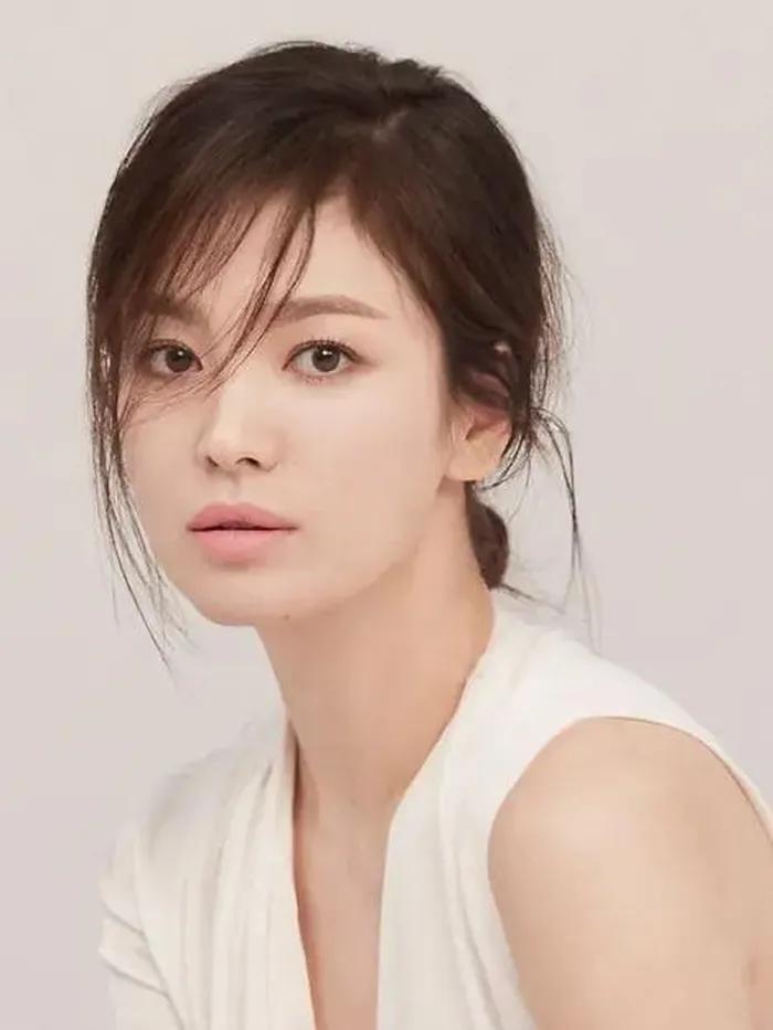 Tiểu Song Hye Kyo thay đổi ra sao sau khi giải nghệ và kết hôn-2