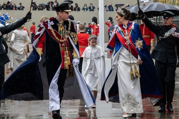 Khoảnh khắc Hoàng tử William và Công nương Kate tâm ý tương thông-1