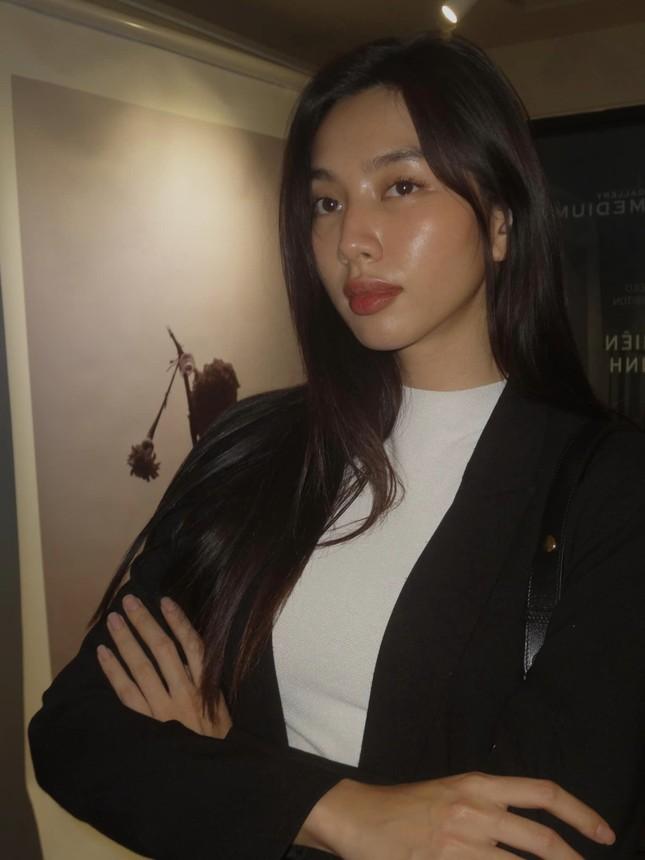 Thùy Tiên lộ nhược điểm làn da và mái tóc qua loạt ảnh không chỉnh sửa-4