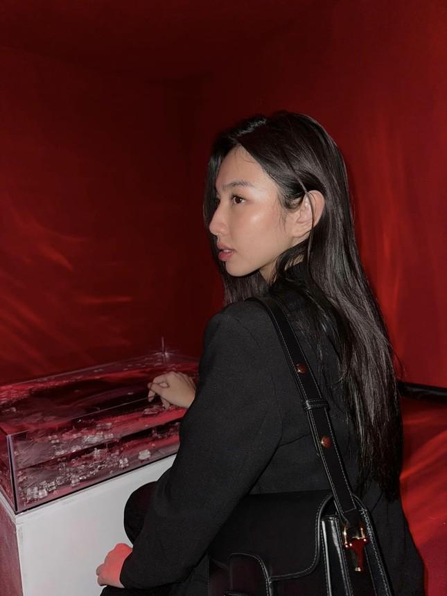 Thùy Tiên lộ nhược điểm làn da và mái tóc qua loạt ảnh không chỉnh sửa-5