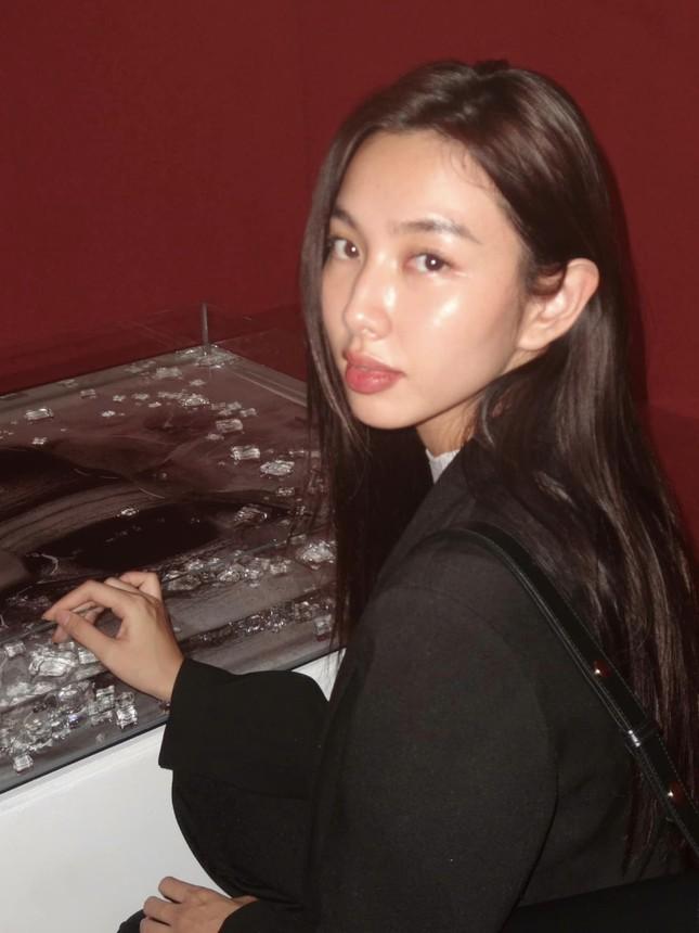 Thùy Tiên lộ nhược điểm làn da và mái tóc qua loạt ảnh không chỉnh sửa-7