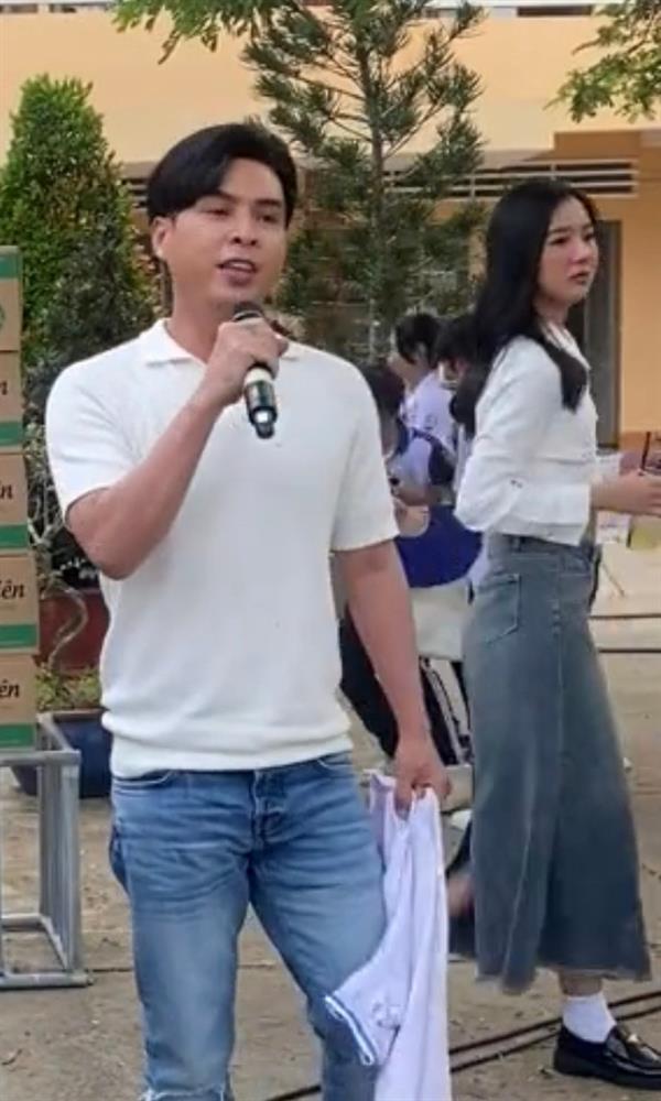 Vợ sắp cưới kém 17 tuổi của Hồ Quang Hiếu bị quay lén nhan sắc thật-3