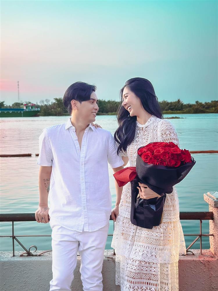 Vợ sắp cưới kém 17 tuổi của Hồ Quang Hiếu bị quay lén nhan sắc thật-4