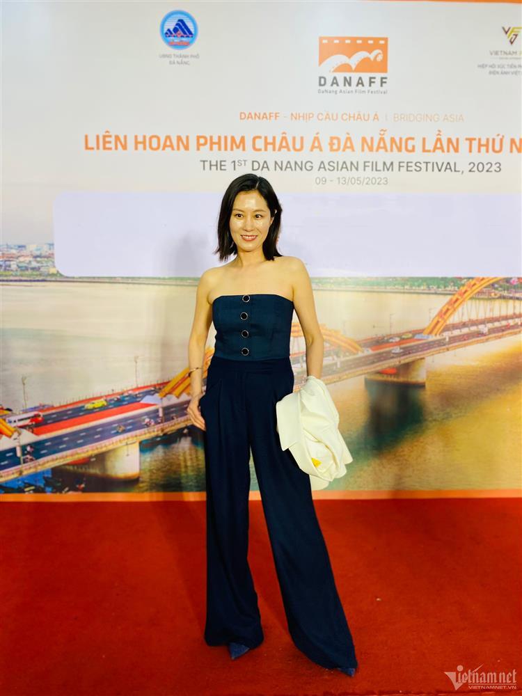 Nhan sắc đời thực của minh tinh Phong Hậu ở tuổi 49-2