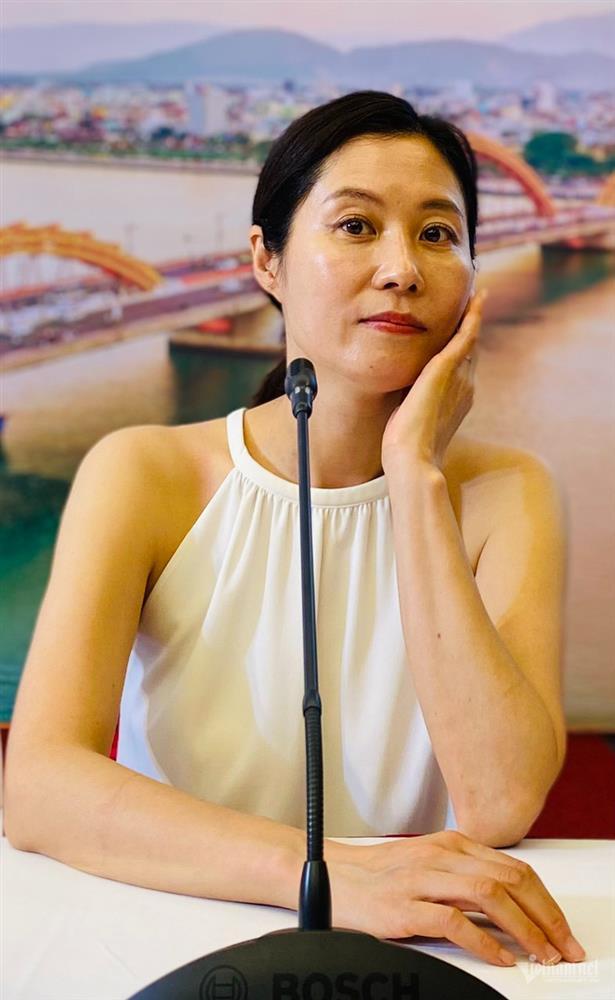 Nhan sắc đời thực của minh tinh Phong Hậu ở tuổi 49-4