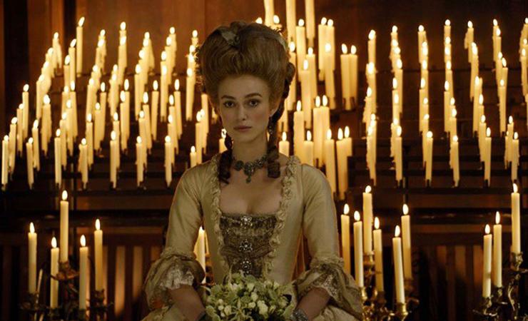 Kiểu mặc tôn vòng 1 trong phim xưa khiến diễn viên nữ khó thở-8