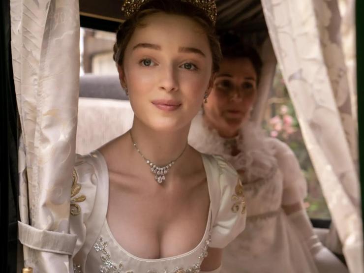 Kiểu mặc tôn vòng 1 trong phim xưa khiến diễn viên nữ khó thở-11