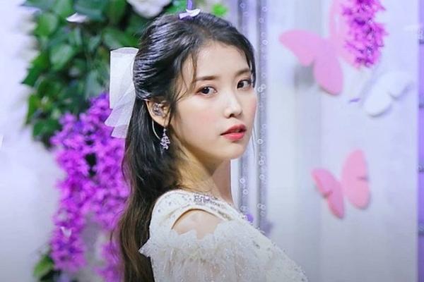 Hình phạt đọc sách đã giúp ca sĩ IU thành em gái quốc dân xứ Hàn-2