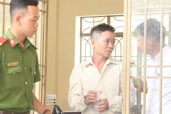 Ăn xong không rửa bát, vợ bị chồng đâm 6 nhát dao