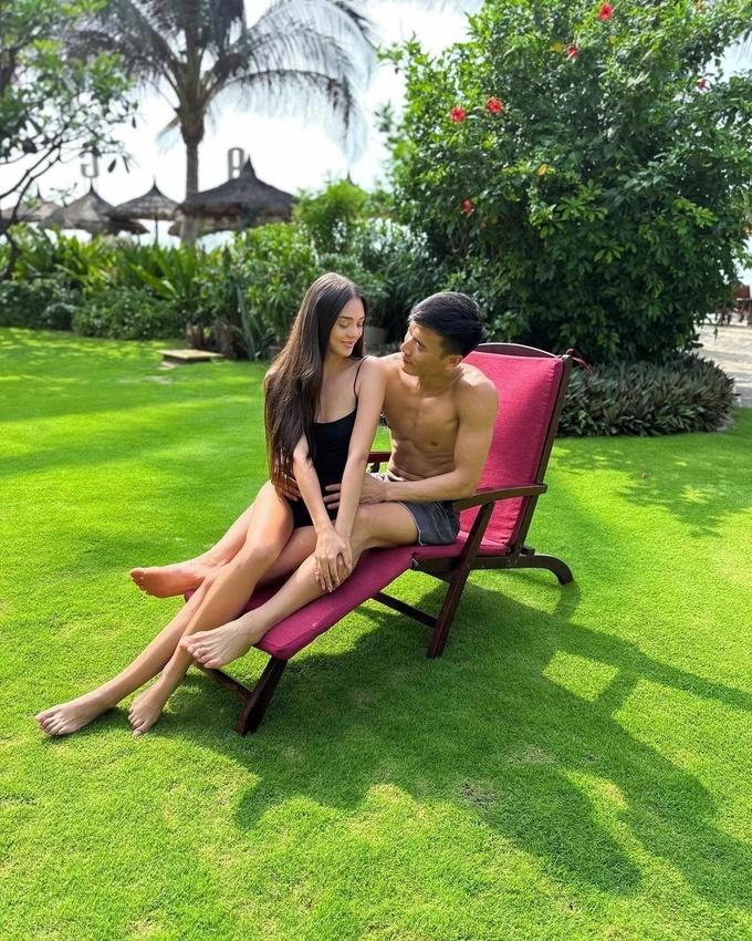 Nhan sắc đỉnh cao của vợ Bùi Tiến Dũng qua ảnh chụp vội-2