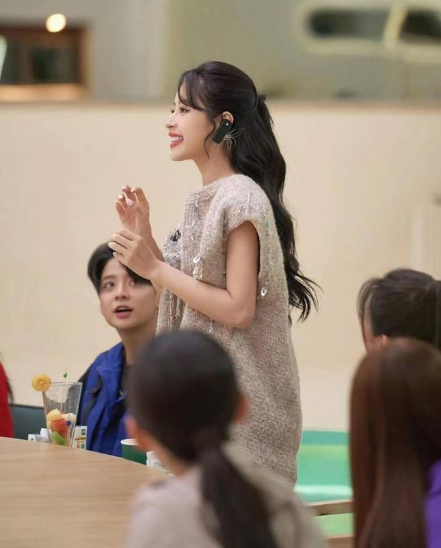 Chi Pu diện 10 bộ đồ trong tập 1 Đạp Gió 2023, trang phục chuẩn bị còn sốc hơn-6