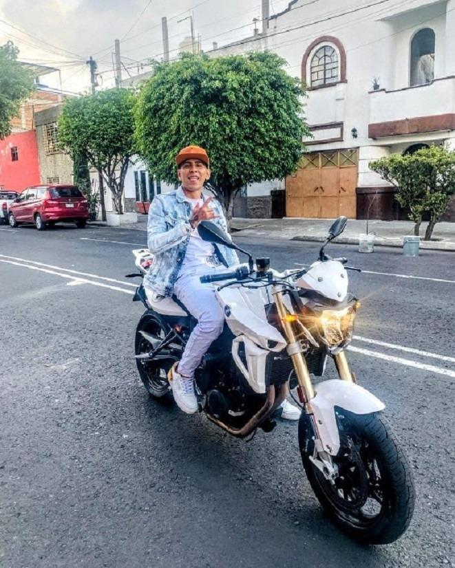 Nam diễn viên 26 tuổi bị bắn chết tại buổi họp báo-2