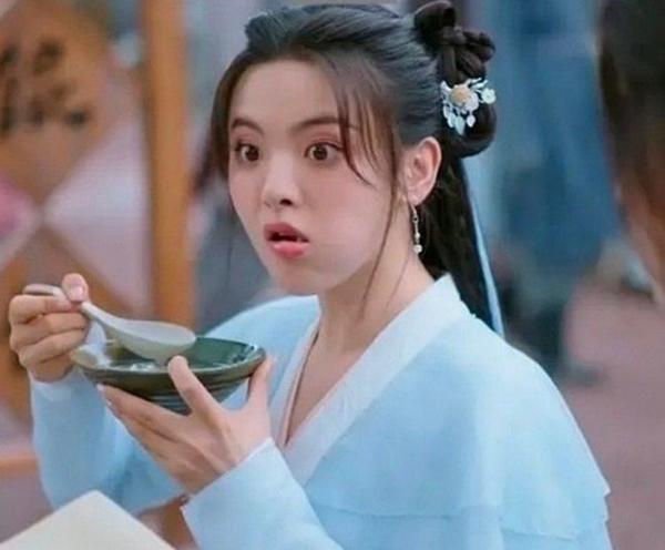 Vì sao đến Lưu Diệc Phi, Ngu Thư Hân cũng bị chê xấu?-11