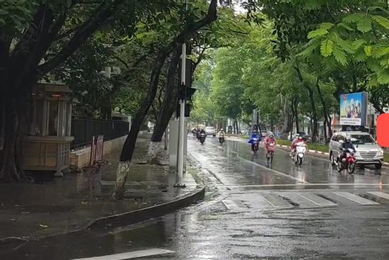 Hà Nội trong tuần dịu mát với những cơn mưa diện rộng kéo dài