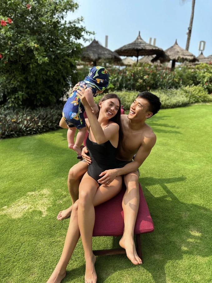 Thời trang khoe đường cong triệt để của vợ thủ môn Bùi Tiến Dũng-3