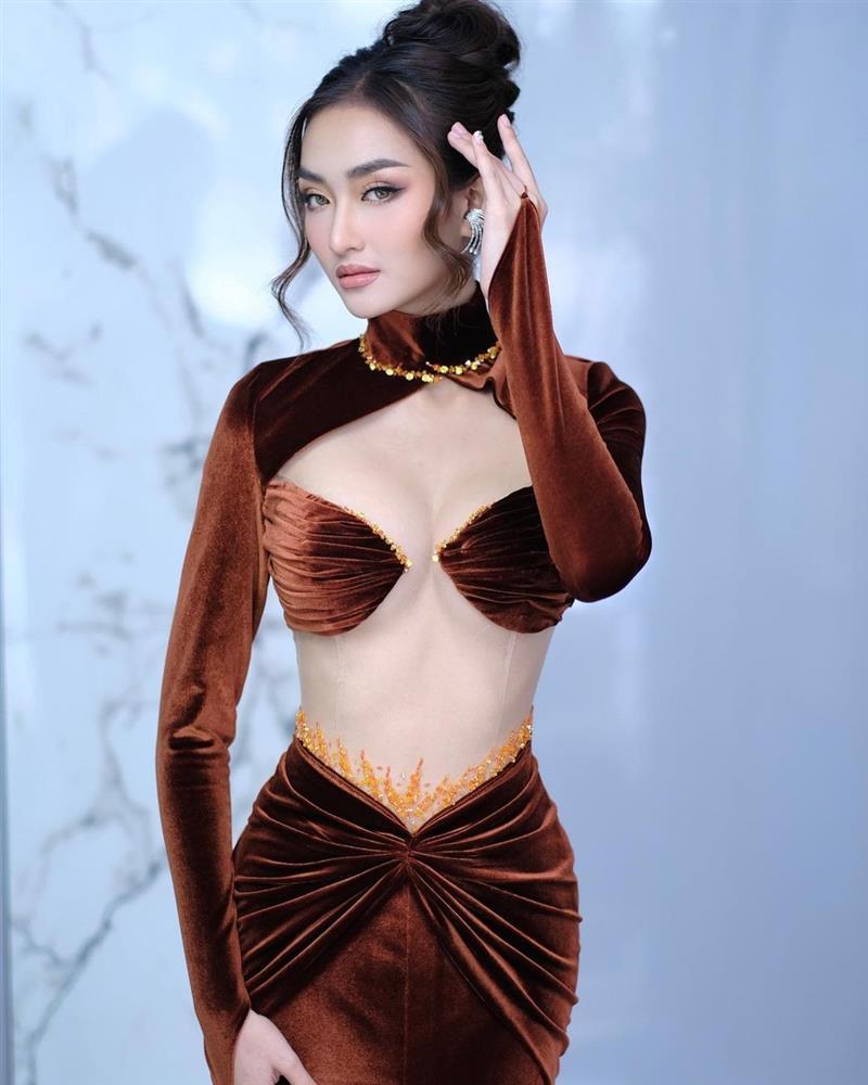 Phong cách Hoa hậu Campuchia dự khai mạc SEA Games 32-1