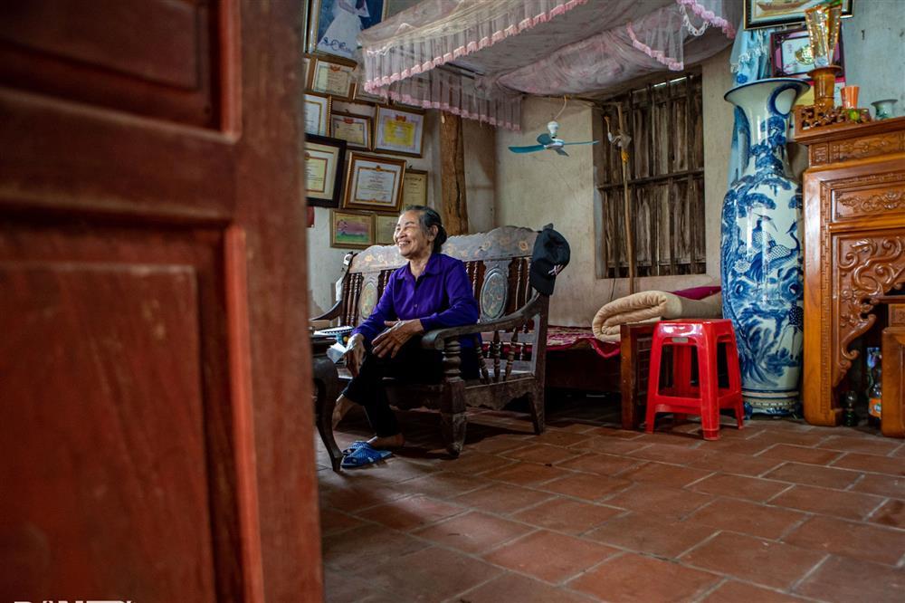 Căn nhà đơn sơ, ngập huy chương của người phi thường Nguyễn Thị Oanh-6