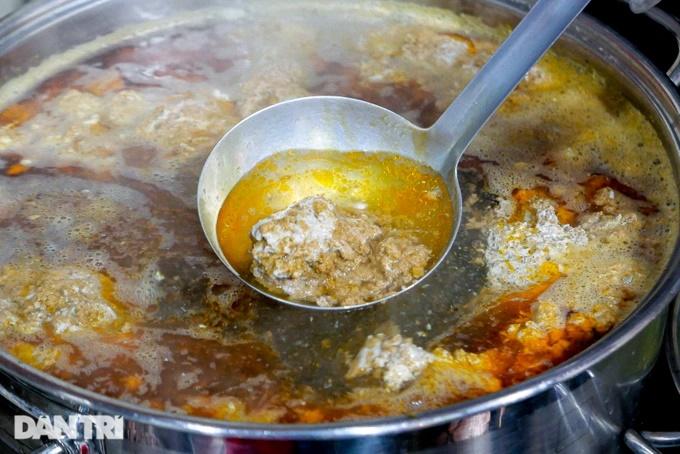 Quán bánh đa chờ, ngày bán hơn 200 bát gần 30 năm tuổi ở Hà Nội-3