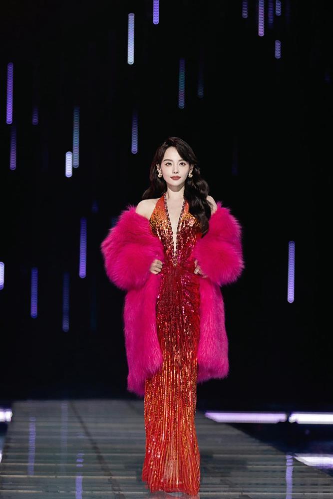 Sao nữ đẹp nhất show Đạp Gió sẽ biểu diễn hit See Tình của Hoàng Thùy Linh-3