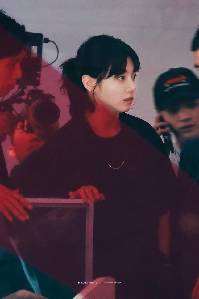 Bộ đôi Đại sứ toàn cầu Jennie - Jung Kook chiếm trọn spotlight sự kiện-4